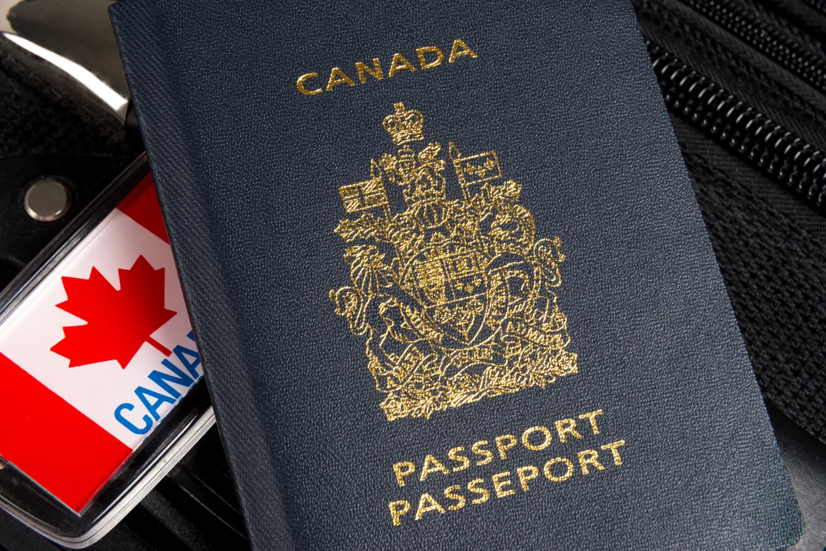 مراحل تمدید پاسپورت کانادا