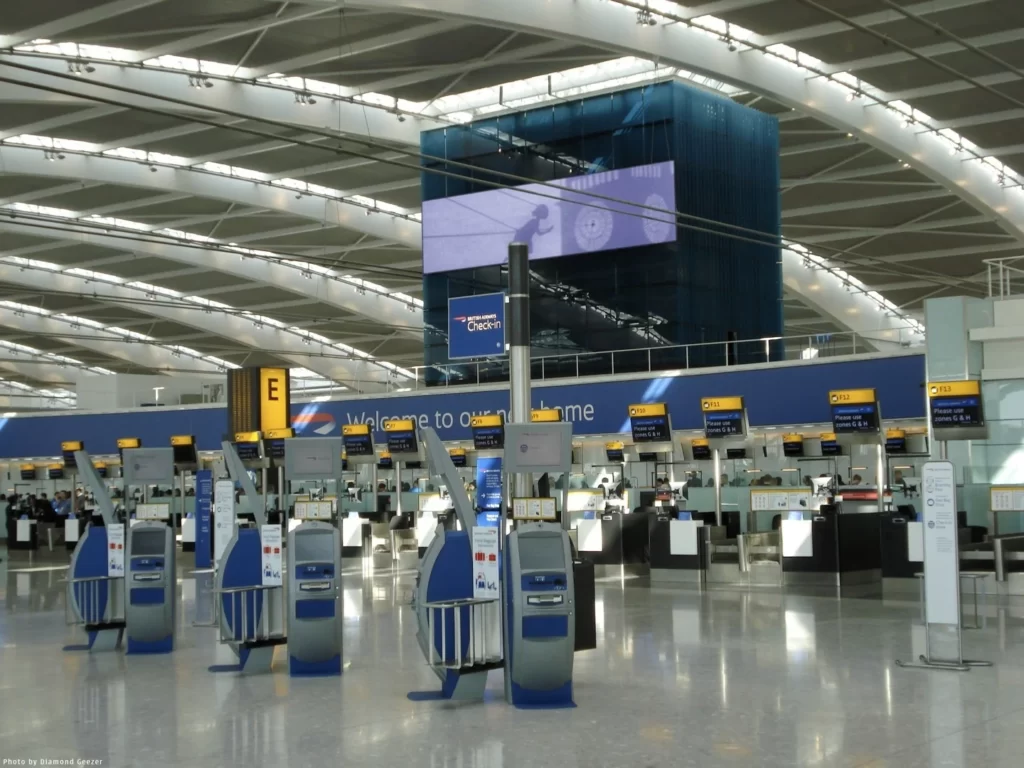 فرودگاه بووه (Beauvais Airport)