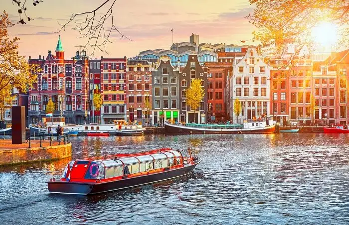 جاذبه های دیدنی آمستردام پایتخت هلند