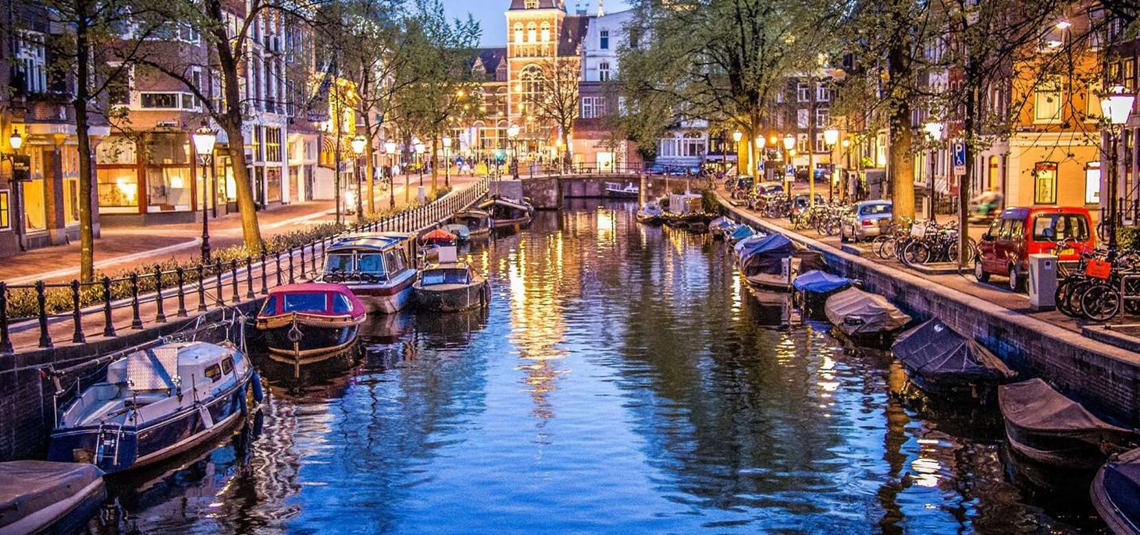 کانال‌های آمستردام از جاذبه های دیدنی آمستردام