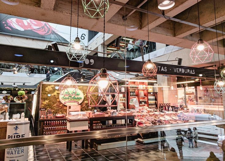 Mercado de San Antón؛ سبک زندگی مدرن در چویکا