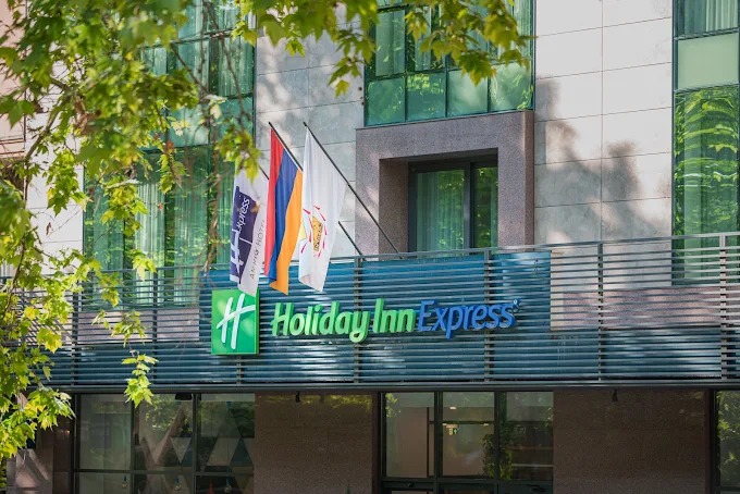 HOTEL HOLIDAY INN EXPRESS