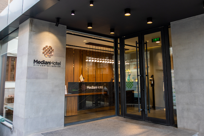 MEDIAN HOTEL